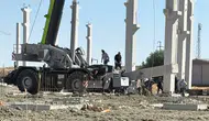 Ankara'da fabrika inşaatında beton kolon vinç kabinine düştü