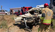 Manisa Kula'da kamyonet ile otomobil çarpıştı : 1 ölü, 1 yaralı