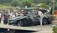 Beykoz'da iki otomobil kafa kafaya çarpıştı : Kazada 7 kişi yaralandı