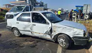 Şanlıurfa'da otomobil traktörle çarpıştı : 4 yaralı