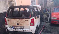 Van İpekyolu'nda park halindeki kamyonet yandı