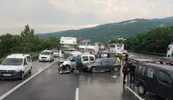 Ankara'da zincirleme kaza : 5 aracın karıştığı kazada 5 kişi yaralandı