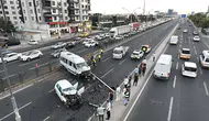 Diyarbakır'da otomobil ile minibüs çarpıştı : 3 yaralı