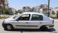 Karaman'da kaza : Otomobilin tekeri ve egzozu koptu