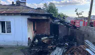 Erzincan'da ev yangını : 2 kişi dumandan etkilendi