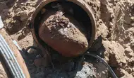 Gönen’de 15 yıldır tazyiki düşüren dev kaya ana su hattından çıkarıldı