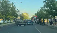 Diyarbakır'da kontrolden çıkan otomobil takla attı : 2 yaralı