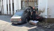 Bolu'da savrulan otomobil, caminin imam odasına daldı : Sürücü alkollü çıktı