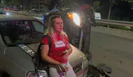 Bursa'da 2.34 promil alkollü sürücü park halindeki araca çarpıp otomobili devirdi