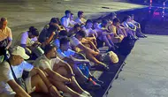 Muğla Marmaris'te 25 düzensiz göçmen ve 2 göçmen kaçakçısı yakalandı