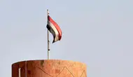 Husiler, Yemen hükümetine ait limanı bombaladı : 7 kişi öldü