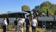 Muğla Milas'ta tur otobüsü tıra çarptı : 2 ölü, 8 yaralı