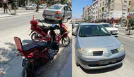 Otomobilin çarptığı elektrikli bisiklet sürücüsü yaralandı