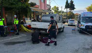 Balıkesir'de geri manevra yapan kamyonun altında kalan yaşlı adam öldü