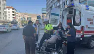 Niğde'de tekerlekli sandalyedeki vatandaşa otomobil çarptı