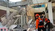 Endonezya'daki 7.7'lik felakette bilanço artıyor : Can kaybı 100'e yükseldi