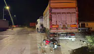 Manisa Salihli'de park halindeki tırın dorsesine çarpan motosiklet sürücüsü öldü
