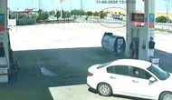 Direksiyon başında kalp krizi geçirdi : Tır bariyerlere çarptı