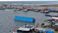 Samsun'da denizden çıkarılan konteynerden çay çıktı