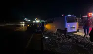 Afyonkarahisar'da otomobil ile kamyonet çarpıştı : 6'sı çocuk 11 yaralı