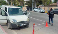 Gaziantep'te jandarma karakolu önünde silahlı saldırı : Araç içindeki şahıs ağır yaralandı