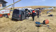 Elazığ'da hafif ticari araç tarlaya devrildi : 1'i ağır 5 yaralı