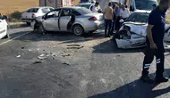 Van'da iki otomobil çarpıştı : 7 kişi yaralandı