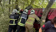 Bartın'da otomobil ağaca çarpıp devrildi : 1'i ağır 3 kişi yaralandı
