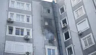 Antalya'da apartman dairesinde yangın : 5 kişi dumandan etkilendi