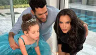 Murat Yıldırım ile İman Elbani çifti ikinci kez anne ve baba oluyor