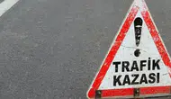Kütahya Tavşanlı'da çekici ile otomobil çarpıştı, 2 kişi yaralandı