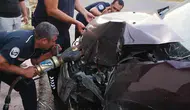 Antakya'da otomobil ile motosiklet kafa kafaya çarpıştı : 2 yaralı