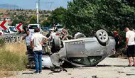 Kastamonu'da otomobil takla attı: Aynı aileden 3'ü çocuk 6 kişi yaralandı