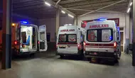 Mersin'de park halindeki araca çarpan otomobil ters döndü : 3'ü çocuk 5 yaralı