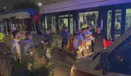 Zeytinburnu'nda 2 tramvay çarpıştı : Yaralılar var
