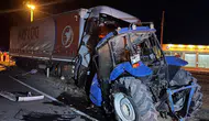 Uşak'ta tır ile traktör çarpıştı : 1 ölü, 1 ağır yaralı