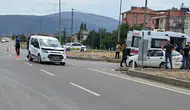 Isparta'da 2 araç çarpıştı : 5 kişi yaralandı