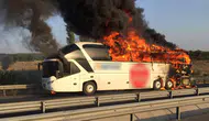 Alanya’da tur otobüsünün motoru alev aldı ! Şoför yangın tüpüyle müdahale etti