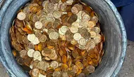 Tadilat sırasında duvarı söktüler, 9 milyon euroluk hazine buldular !
