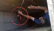 Namaz kılmak için indi, yavru kedinin sesini duydu ! 5 metrelik kuyudan kurtardı