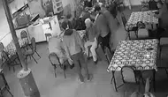 Fatih’te boğazına yiyecek kaçan kişiyi Heimlich manevrasıyla kurtardı