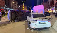 Hakkari'de otomobil park halindeki araçlara çarptı : 2'si çocuk 4 yaralı