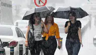 Şemsiyeleri hazırlayın, hava bir anda değişecek ! İstanbul’da sağanak, Marmara’da fırtına kapıda