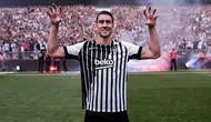 Beşiktaş, Dusan Vlahovic'i UEFA listesine ekledi