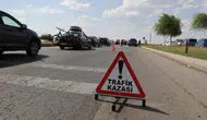 Erzurum'da hafif ticari araç şarampole devrildi : 5 yaralı