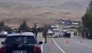 Van Muradiye'de 2 araç kafa kafaya çarpıştı : 2 ölü, 9 yaralı
