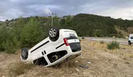 Kastamonu'da virajı alamayan ticari araç, takla attı : 4 yaralı