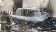 Antakya'da mobilyacılar sitesinde yangın