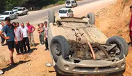 Adana Kozan'da otomobil devrildi : 1'i çocuk 6 yaralı