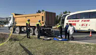 Sivas'ta kamyona çarpan genç motosiklet sürücüsü öldü